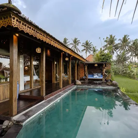 Airsania Ubud Antique Villas-3